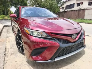 Toyota Camry SE FWD (2.5L 4cyl 8AM) 2018 Red