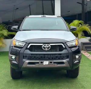 New Toyota Hilux 2025 Black