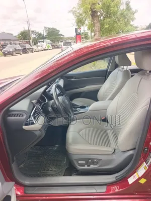 Toyota Camry SE FWD (2.5L 4cyl 8AM) 2018 Red