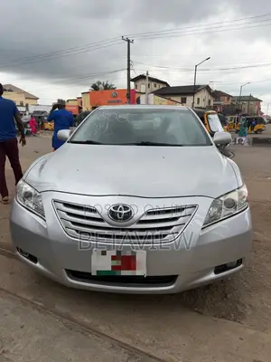 Toyota Camry XLE 4dr Sedan (2.4L 4cyl 5A) 2009 Silver