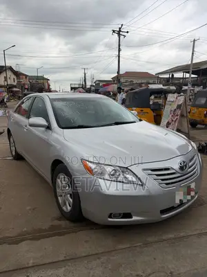 Toyota Camry XLE 4dr Sedan (2.4L 4cyl 5A) 2009 Silver