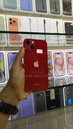 Apple iPhone 13 128 GB Red