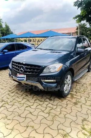 Mercedes-Benz M Class ML 350 BlueTEC 4Matic 2012 Blue