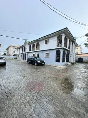 3bdrm Apartment in Osapa london for rent