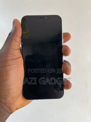 Apple iPhone XR 64 GB White