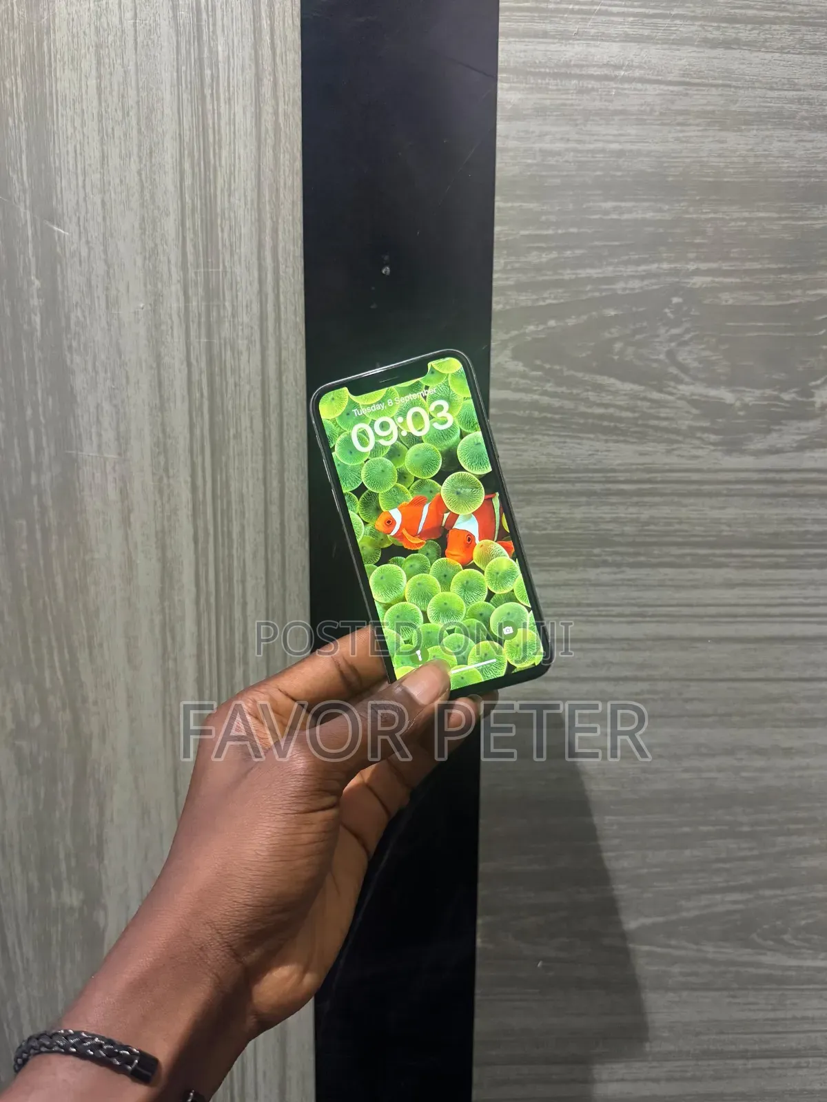 Apple iPhone X 64 GB White