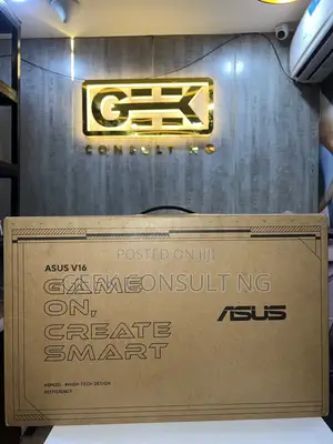 New Laptop Asus 16GB Intel Core 7 SSD 1T