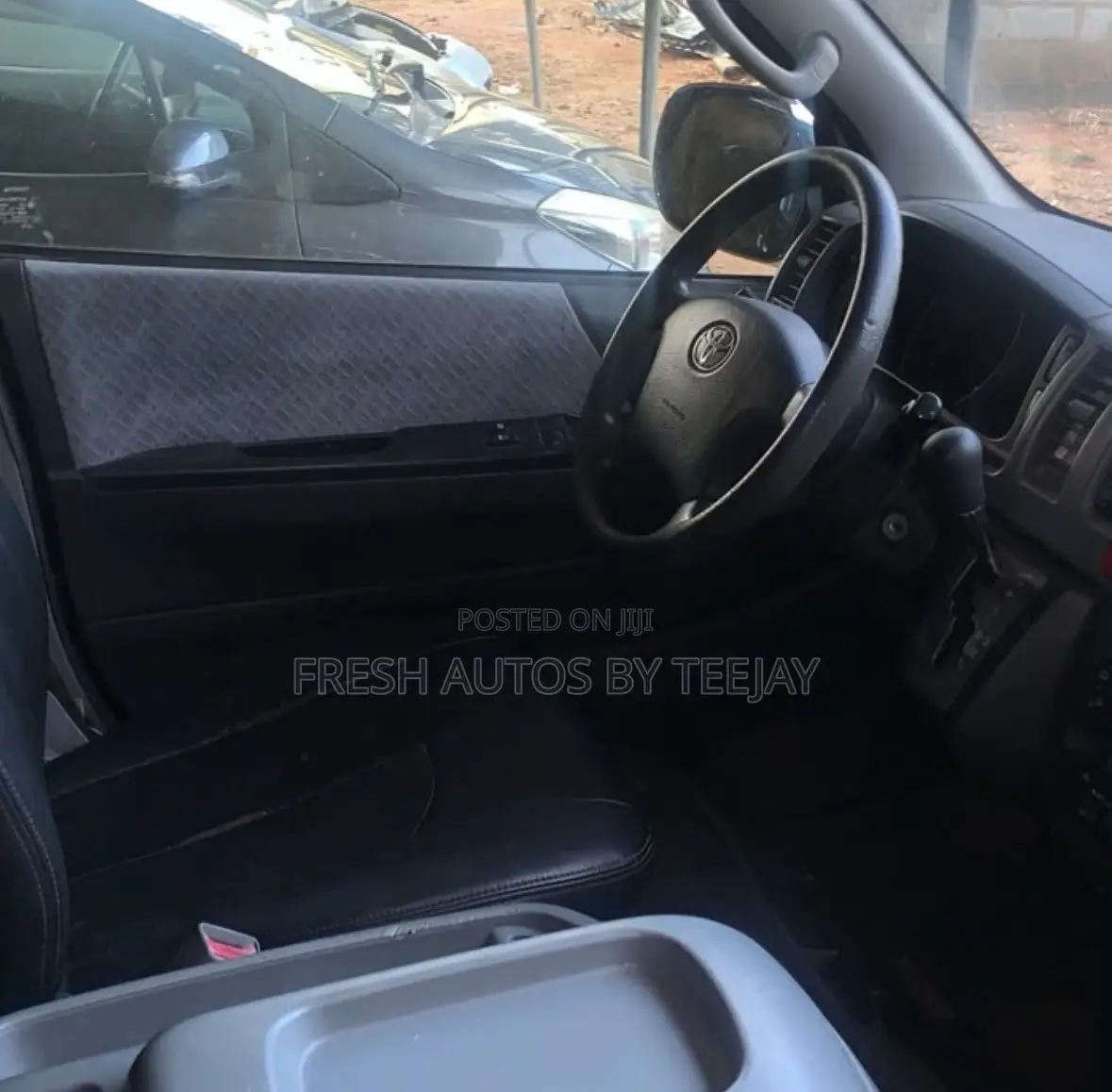 Toyota HiAce 2006 Black