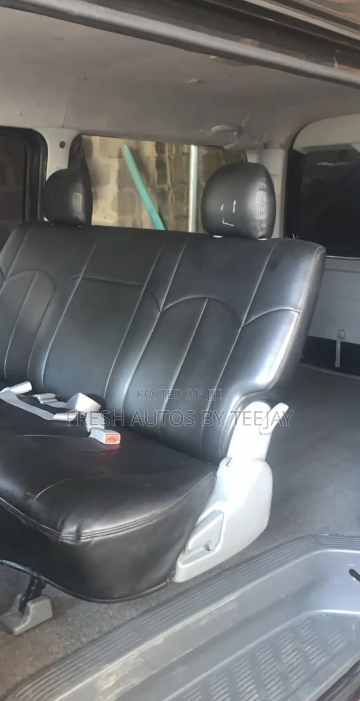 Toyota HiAce 2006 Black