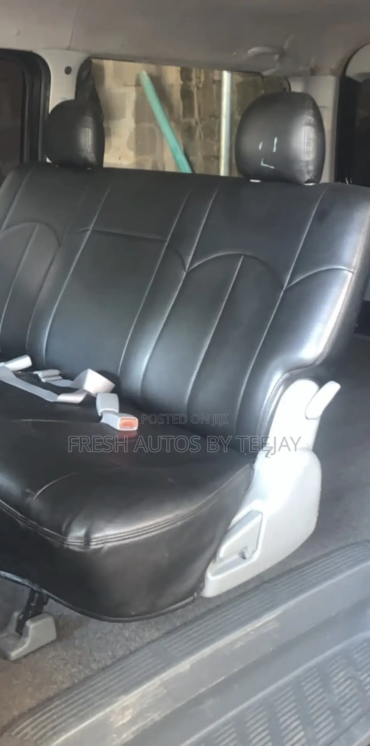 Toyota HiAce 2006 Black