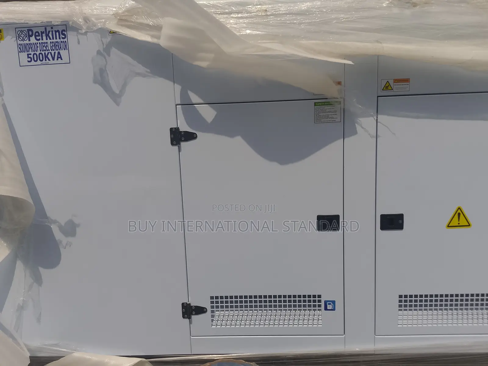 Perkins 500kva Soundproof 3-Phase Diesel Power System