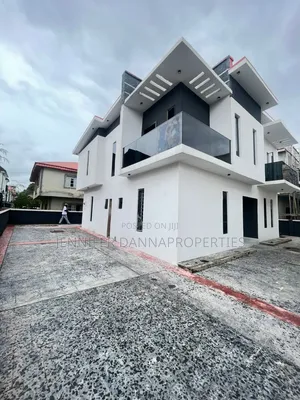 4bdrm Duplex in Sangotedo for sale
