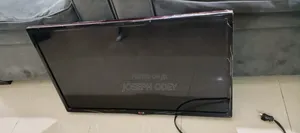 Clean Used 45 Inches LG TV for Sale at Lugbe FHA
