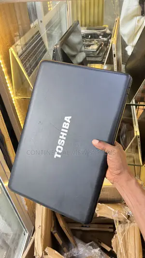 Laptop Toshiba Satellite C665 8GB Intel Core i3 HDD 320GB