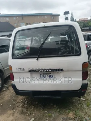 Toyota HiAce 2005 White
