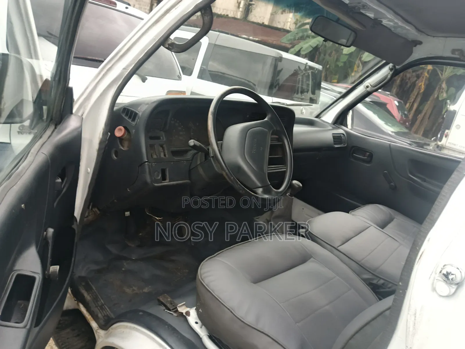 Toyota HiAce 2005 White