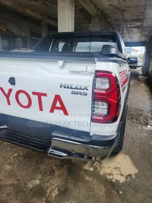 Toyota Hilux Revo Double Cab Petrol 2.7 AWD 2022 White