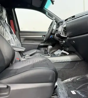 New Toyota Hilux 2025 Black
