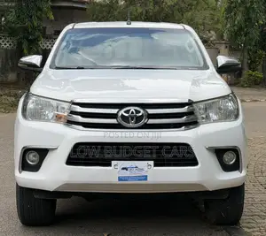 Toyota Hilux 2019 White