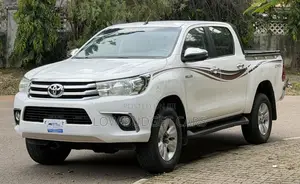 Toyota Hilux 2019 White