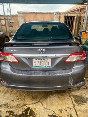 Toyota Corolla S 4dr Sedan (1.8L 4cyl 4A) 2013 Gray