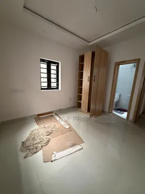 Furnished 3bdrm Apartment in Lekki Phase 2 for sale