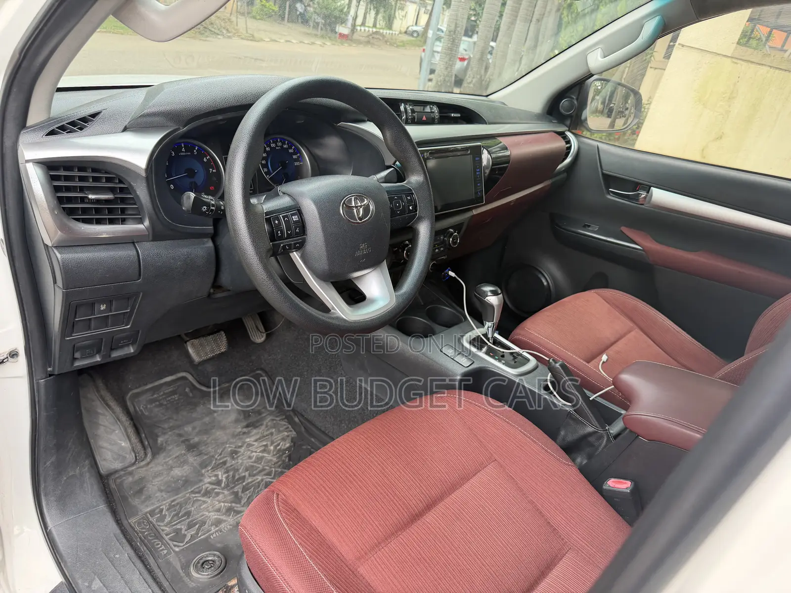 Toyota Hilux 2019 White