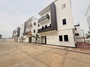 5bdrm Duplex in Jahi for sale