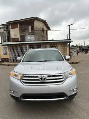 Toyota Highlander SE 2012 Silver