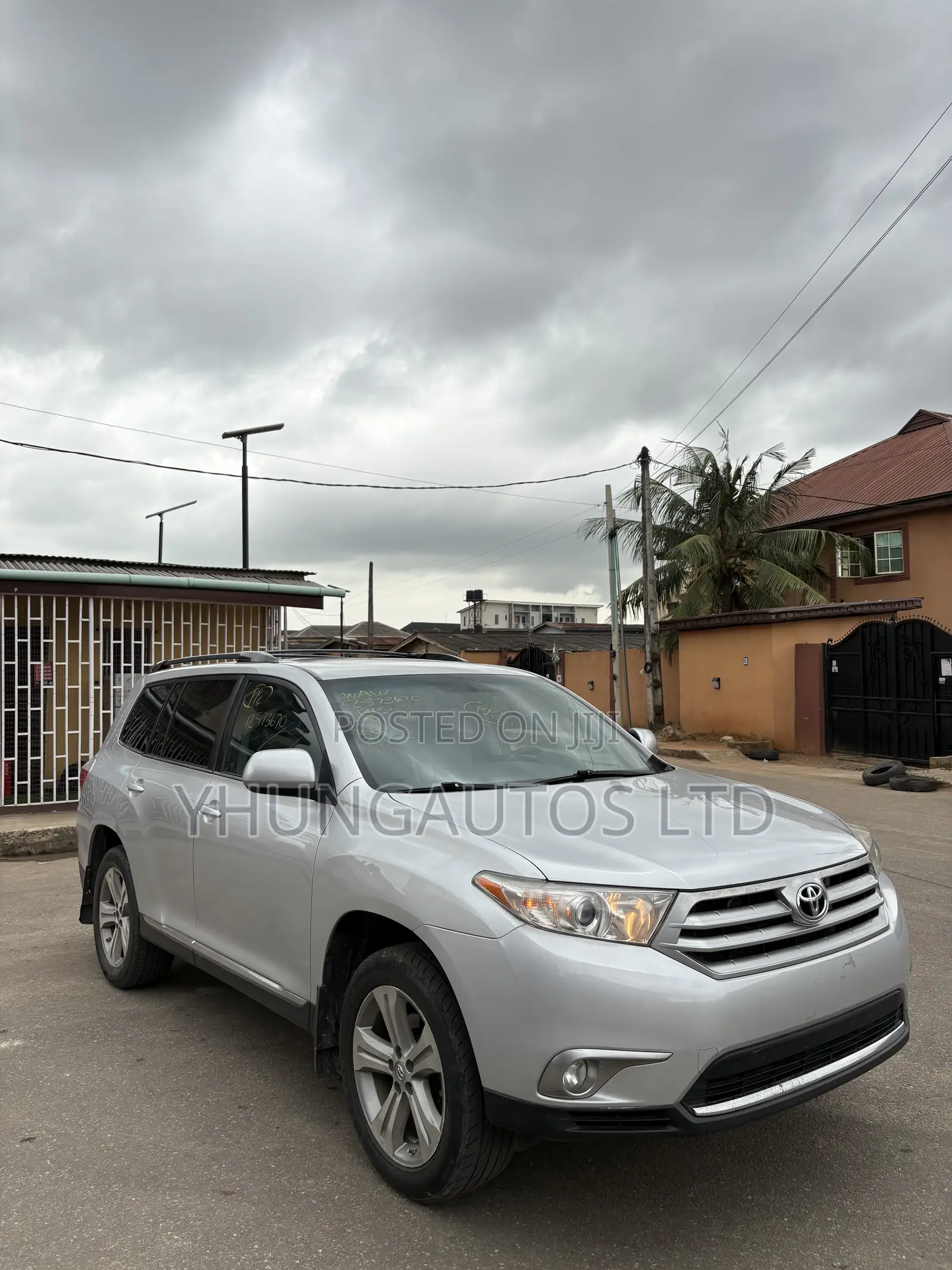 Toyota Highlander SE 2012 Silver