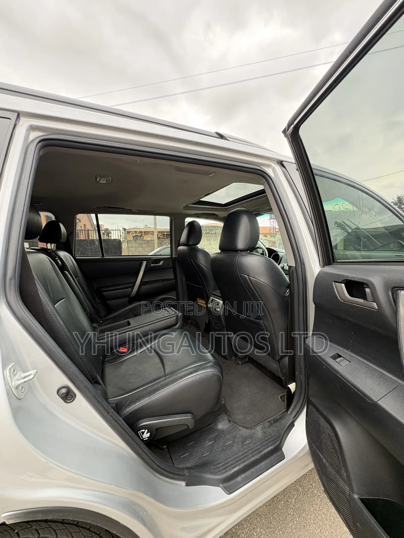 Toyota Highlander SE 2012 Silver