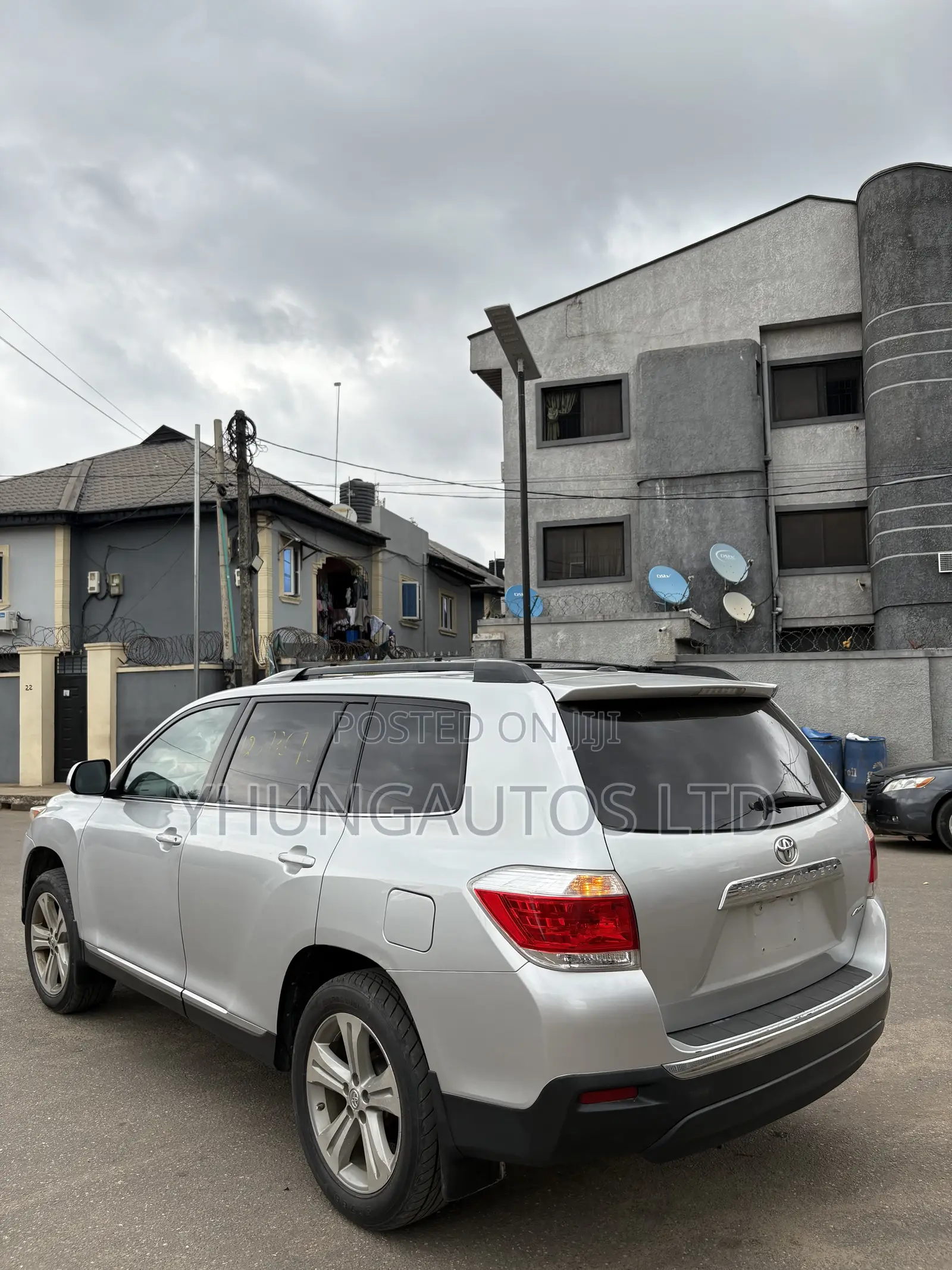 Toyota Highlander SE 2012 Silver