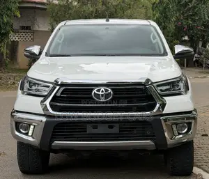 Toyota Hilux 2020 White
