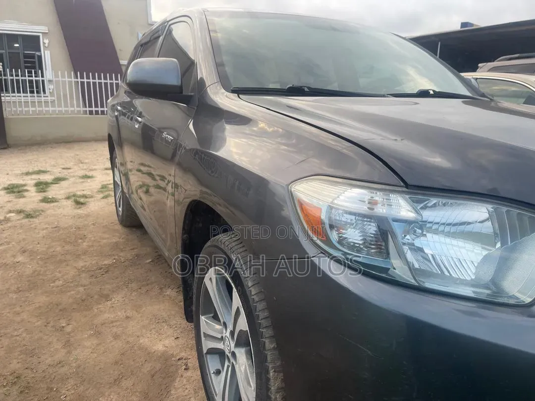 Toyota Highlander Sport 2010 Gray