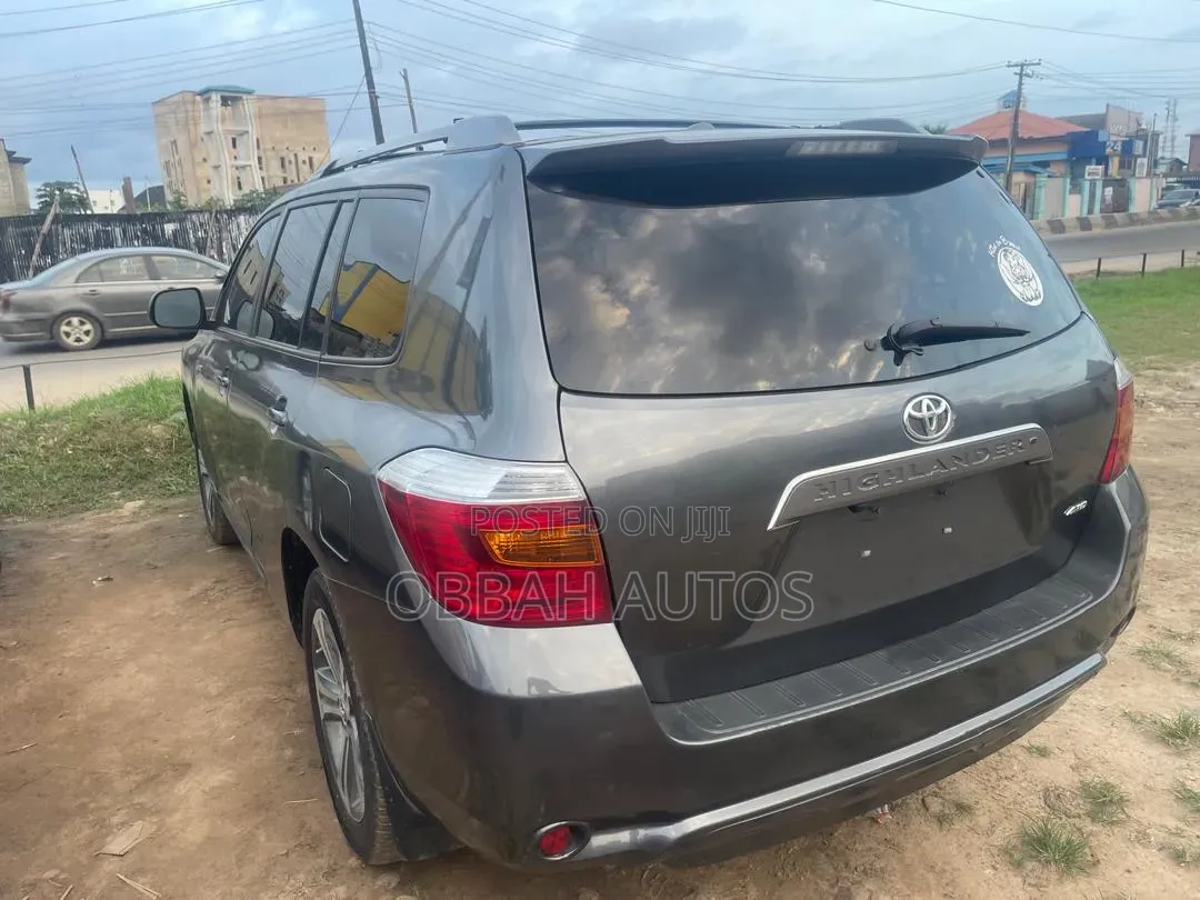 Toyota Highlander Sport 2010 Gray