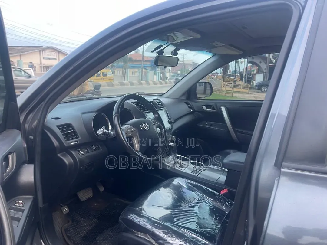 Toyota Highlander Sport 2010 Gray