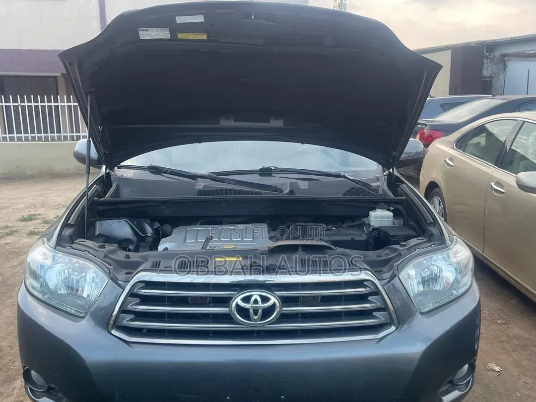 Toyota Highlander Sport 2010 Gray