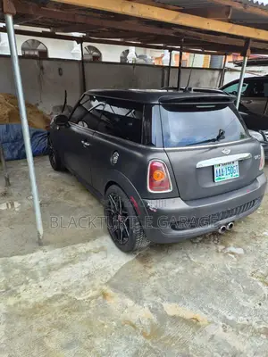 Mini Cooper 2010 Black