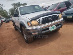 Toyota Tacoma 2004 White