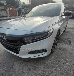 Honda Accord 2018 White