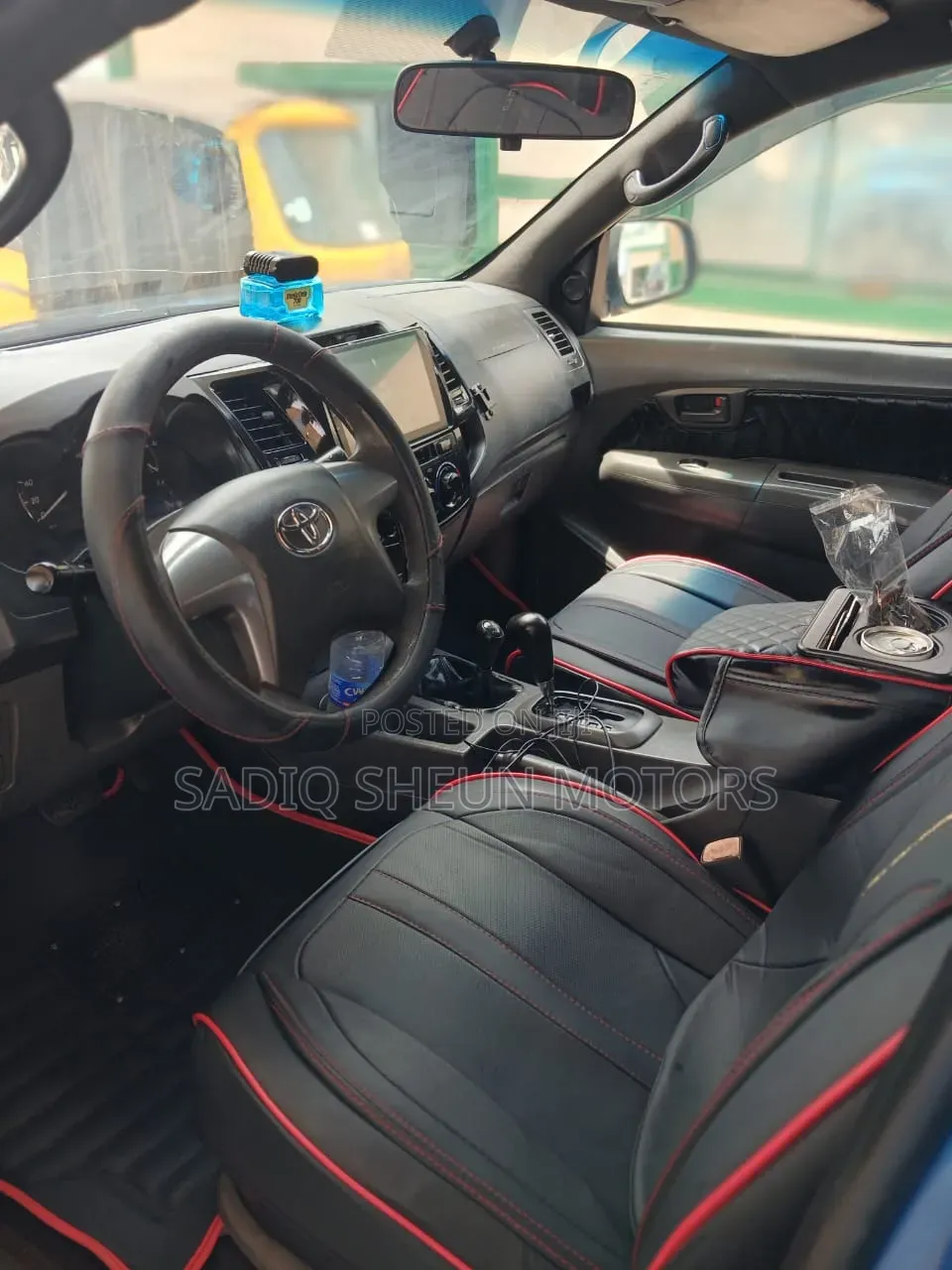 Toyota Hilux 2015 Blue