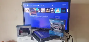 PlayStation 4 Slim With 8games Two Controllers