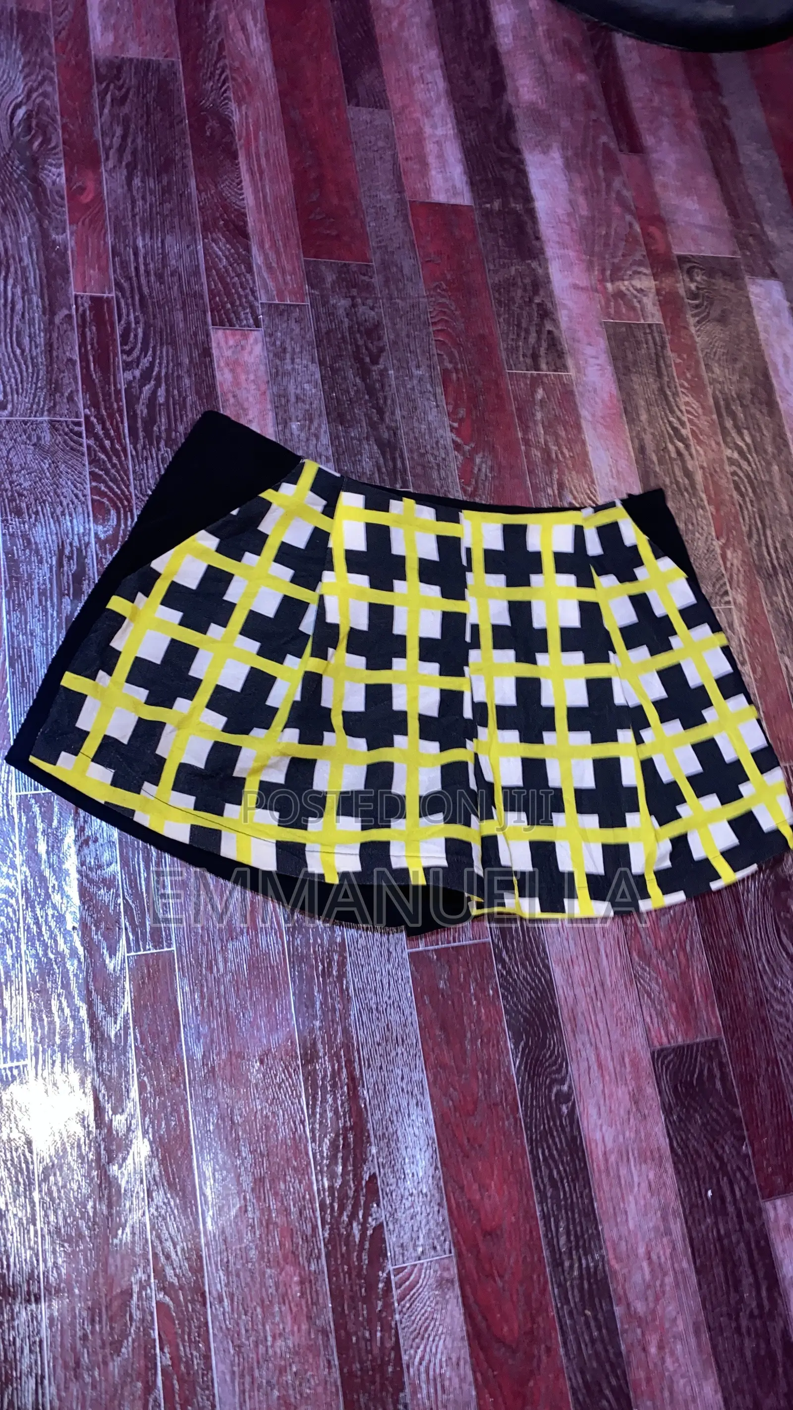 Ella Starz Thrift