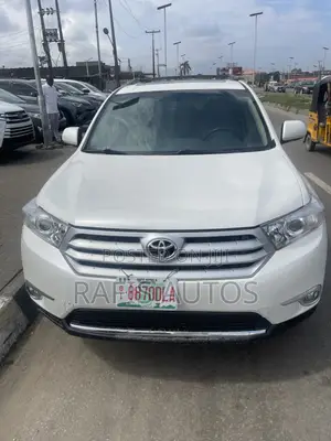Toyota Highlander Limited 3.5l 4WD 2013 White