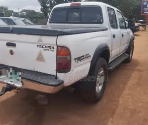 Toyota Tacoma 2004 Silver