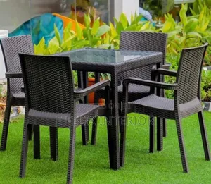 Simple 1+4 Outdoor Design