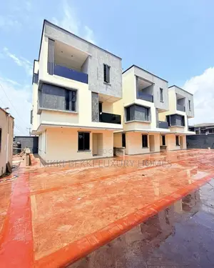 4bdrm Duplex in Ogba for sale