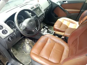 Volkswagen Tiguan 2011 Black