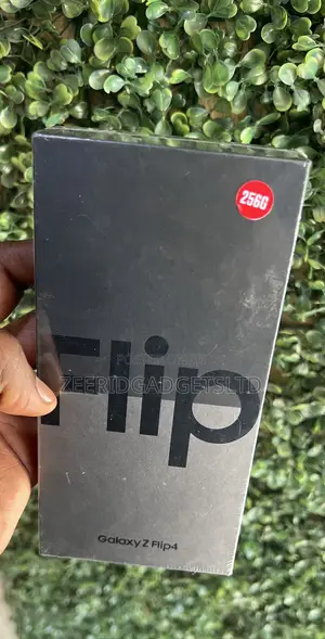 New Samsung Galaxy Z Flip4 256 GB