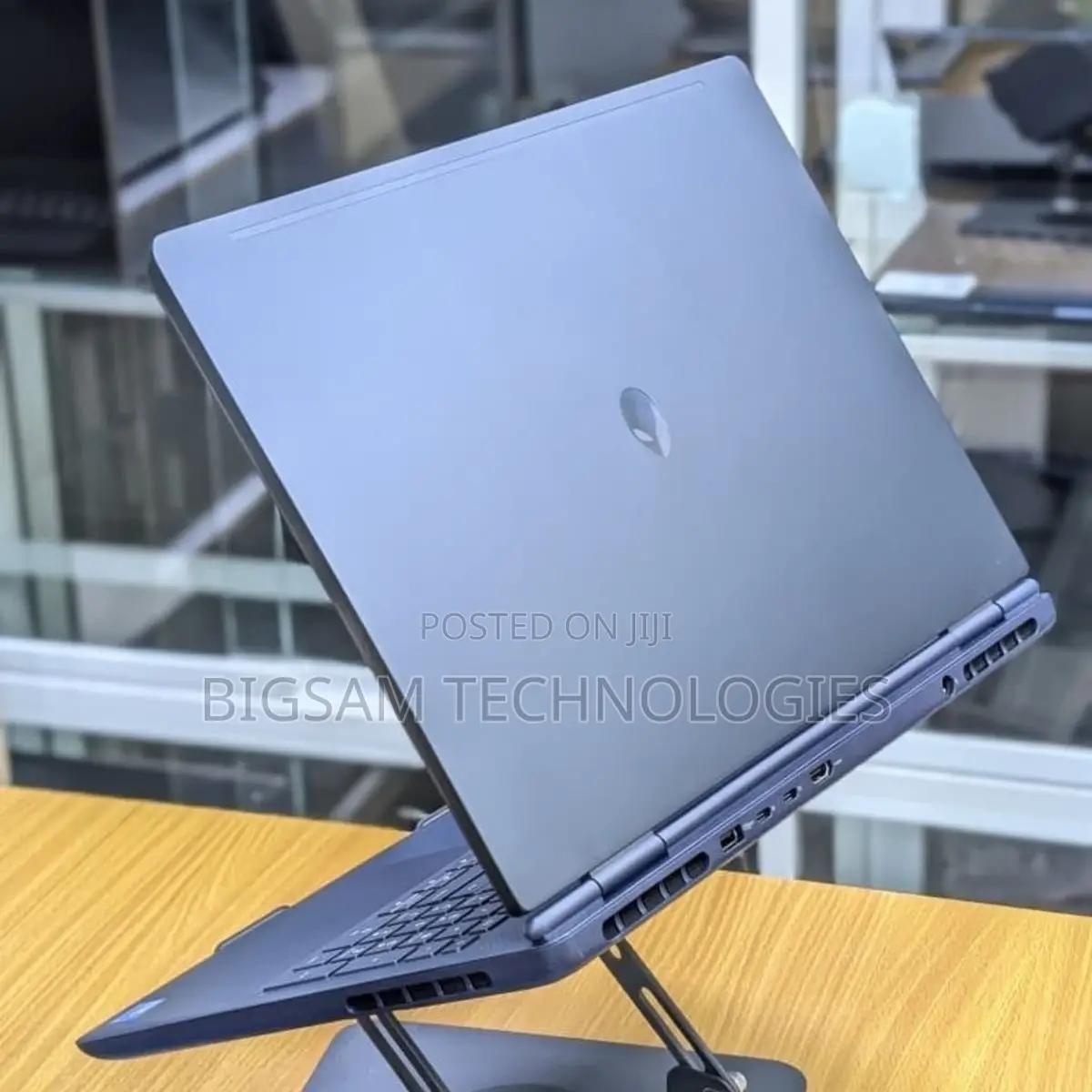 New Laptop Alienware 16 Aurora 16GB Intel Core i7 SSD 1T